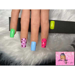 Flutter Away Short Square: Se requiere medición de la talla de la mano - Product Image 2