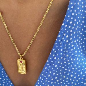 Milskye bijoux romantiques fins en <span class=keywords><strong>argent</strong></span> 925 <span class=keywords><strong>collier</strong></span> gravé rectangle géométrique en or 18 carats avec médaille et fleur pour les amoureux - Product Image 3