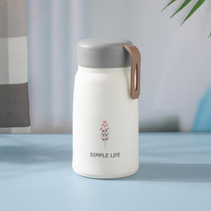 Linda Botella de Agua Q Cup. Anuncio <span class=keywords><strong>para</strong></span> Estudiantes y Niños. Regalos pequeños durante la celebración de apertura. Vaso de Vidrio. - Product Image 5