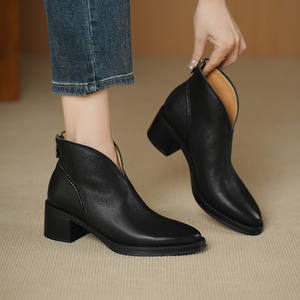 Botines de Piel Auténtica Ligeros, Suaves e Impermeables con Tacón Cuadrado, Diseño Retro con Boca en Forma de V y Cremallera Trasera para un Estilo Casual y Moderno - Product Image 5