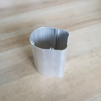 Profilé en aluminium extrudé sur mesure, dissipateur thermique à ailettes courbées dentées, anodisé, pièce structurelle de refroidissement