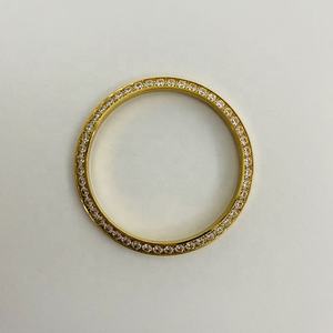 Lunetta personalizzata in oro argento con diamanti adatta solo per orologi da <span class=keywords><strong>40</strong></span> <span class=keywords><strong>mm</strong></span> con taglio rotondo in oro giallo massiccio con diamanti per <span class=keywords><strong>orologio</strong></span> RLX President - Product Image 1