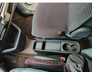 Vano portaoggetti centrale per auto con poggiabraccio integrato per un facile accesso, compatibile con Bestune E05 Nat 2021 2022 2023 2024 2025, con ricarica telefono - Product Image 4