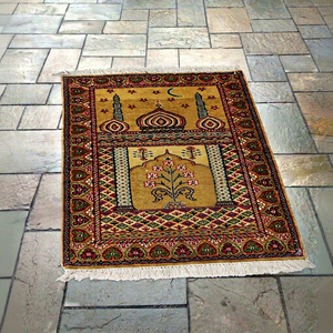 พรมละหมาดขนสัตว์ Radiant Refuge ทำมือ - Product Image 1