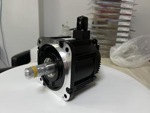 มอเตอร์ไฟฟ้ากระแสสลับสามเฟส SGMGV-13ADC61 1.3 กิโลวัตต์ 1300 วัตต์ ขายดีในญี่ปุ่น - Product Image 2