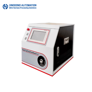 Machine automatique de dénudage, torsion et sertissage de fils Dinggong DG-E01 avec alimentation par bol vibrant, temps de cycle de 2,5 secondes, pour bornes tubulaires - Product Image 2