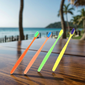 Cepillo de dientes de viaje colorido con mango de plástico y fácil de <span class=keywords><strong>llevar</strong></span> - Product Image 1