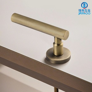 Manija de puerta Jiehao Lever Lock de latón cepillado con cilindro de llave para instalación en puertas interiores - Product Image 5