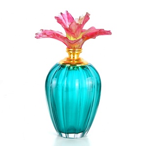 Botella de Perfume Recargable Ecológica de Cristal Transparente de Lujo con Tapa Floral Grabada, Elegante Recuerdo de Boda Pequeño - Product Image 5