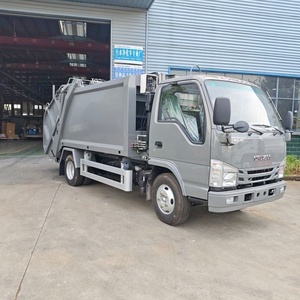 Camion à ordures compacteur ISUZU 4x2 de 7 m³ à chargement arrière pour la collecte des déchets à vendre - Product Image 6