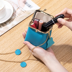 Logo personnalisé Nouveau mini sac en cuir véritable pour rouge à lèvres porte-monnaie écouteurs maquillage cosmétique <span class=keywords><strong>pochette</strong></span> de rangement avec chaîne pour les femmes - Product Image 5