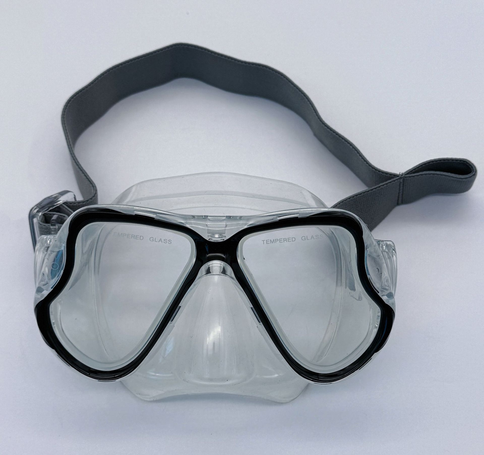 Noir transparent