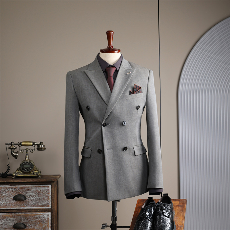 Color café claro (traje único)