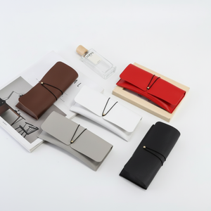 Grande sconto su borse e custodie per occhiali da sole in pelle sottile - Product Image 1