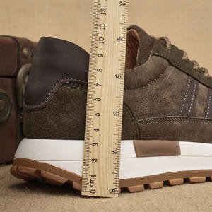 รองเท้าลำลองหนังแท้คุณภาพสูงสำหรับผู้ชาย ดีไซน์ย้อนยุคทันสมัย สไตล์เยอรมัน เหมาะสำหรับการฝึกซ้อม เดินป่า วิ่งจ๊อกกิ้ง และกิจกรรมกลางแจ้ง - Product Image 1