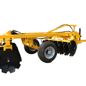 Traktor mit Hochleistungs-Dreipunkt-Anhänger kupplung für brasilia nische Eggen