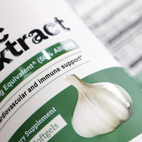 Etiquetas de vitaminas de vinilo ecológicas personalizadas directas de fábrica con punto 3D mate UV para botellas de cuidado de la salud