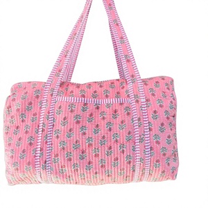 Sac de voyage décontracté en coton de grande taille pour femmes |   Rangement de voyage et de plein air écologique, léger et durable |   Sac de week-end fait main - Product Image 1