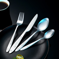 Ensemble de couverts modernes minimalistes en acier inoxydable épaissi ; Couverts de style occidental à motif floral ; Couteaux à steak et fourchettes