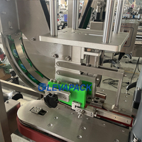 Machine automatique de vissage de bouchons pour bocaux en verre, avec alimentation automatique de capuchons métalliques et scelleuse