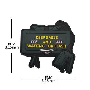 Giữ Nụ Cười <span class=keywords><strong>Flash</strong></span> Quan Sát Tiền Tuyến 3D Mềm Cao Su Thêu Nam Châm Hạt Pin Chiến Thuật Hình Dạng Tam Giác Tùy Chỉnh - Product Image 3