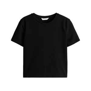 Camiseta Corta Urbana Informal para Mujer, Estilo Diario, Perfecta para Movimientos Fluidos con un Look Fresco y Moderno - Product Image 1