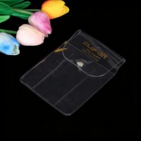 Sac en PVC transparent fin et durable avec trou de suspension personnalisé et bouton-pression pour le rangement de badges/cartes