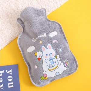 <span class=keywords><strong>Bolsa</strong></span> de Agua <span class=keywords><strong>Caliente</strong></span> de Peluche con Diseño de Dibujos Animados, Portátil <span class=keywords><strong>para</strong></span> Estudiantes, Inyección de Agua, Linda Mini <span class=keywords><strong>Bolsa</strong></span> de Agua <span class=keywords><strong>Caliente</strong></span> <span class=keywords><strong>para</strong></span> Calentar las Manos y <span class=keywords><strong>el</strong></span> <span class=keywords><strong>Vientre</strong></span> <span class=keywords><strong>para</strong></span> Niñas - Product Image 3
