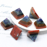 Großhandel Natürliche 7-Chakra-Kristallpyramide Chakra-Steinpyramide Reiki-Heilung Edelstein für Meditation Heimdekoration Geschenk