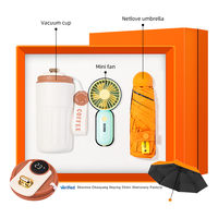 Caja de Regalo de Verano: Taza de 450 ml + Ventilador de Mano con Serigrafía en Material ABS + Mini Paraguas Plegable de Cinco Pliegues, Set Promocional de Oficina