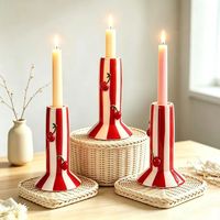 Porte-bougie cylindrique en céramique rouge bordeaux à rayures cerise, fabriqué en Chine, style vintage américain, sensation luxueuse, style moderne du milieu du siècle