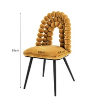 Collection de meubles personnalisés, style moderne et contemporain, chaises de salle à manger en velours, réglables, avec structure en fer doré poli.
