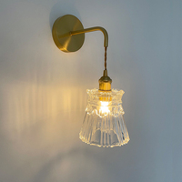 Vente en gros lampe de chevet rétro moderne en verre avec abat-jour en fer et applique murale LED à intensité variable pour chambre à coucher couloir salle de lecture