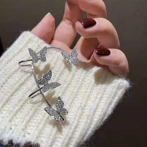 Pendientes de Lujo con Borlas Largas de Circonita Brillante y Pedrería, Exquisitos Pendientes de Clip con Forma de Hoja de Mariposa, Joyería para Bodas y Fiestas - Product Image 2