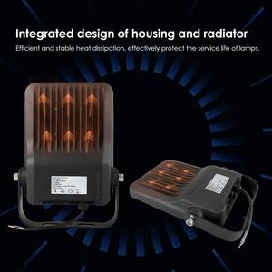 Reflectores LED Industriales Impermeables de 200W para Uso en Exteriores y Jardines, con Clasificación IP66 y Chips SMD - Product Image 4