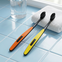 Brosse à dents manuelle en plastique PP pour adultes, vente en gros d'usine, poils souples en PBT, pour soins bucco-dentaires quotidiens à domicile, marque privée OEM