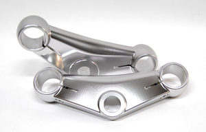 Tùy chỉnh thiết kế chính xác CNC phay hợp kim nhôm xe máy trên Ba Cây kẹp cho các bộ phận xe máy - Product Image 3