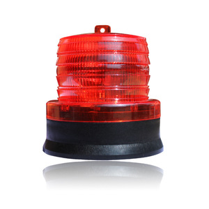 Feux de signalisation routière à LED solaires IP65 avec fixation magnétique, balise rouge clignotante pour zone de construction - Product Image 1