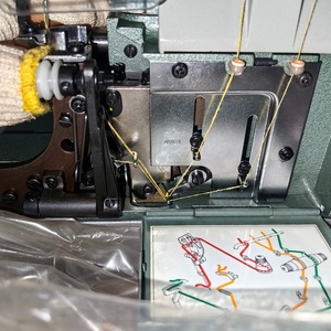 Máquina de Coser Overlock Industrial Usada con Motor y Componentes Principales, 6000 Puntadas/min, Grosor de 5MM - Product Image 3
