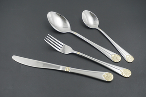 Ensemble de <span class=keywords><strong>couverts</strong></span> de luxe en acier inoxydable doré avec logo personnalisé, 24 pièces, finition miroir, 304/410/430, <span class=keywords><strong>design</strong></span> classique pour mariage, boîte personnalisée Wan - Product Image 3