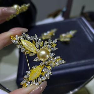 Broche de Flores Estilo Palacio Retro para Mujer, Broche de Mariposa Amarillo Beimu con Cuentas Doradas, Moda Nanyang, Cuentas Doradas con Forma de Animal, Venta al por Mayor - Product Image 5