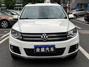 Offre Spéciale – Volkswagen Tiguan 2013 2.0T 4x4 Luxe d'occasion – Véhicule de banlieue allemand durable – Voitures d'occasion à l'exportation à prix abordable - Product Image 3