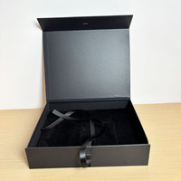 Boîte cadeau personnalisée pour vêtements, casquettes, boîtes en papier rigide, boîtes en carton de luxe, boîte à rabat magnétique pliable pour parfum