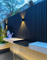 Panneaux WPC en PVC Co-extrudé à Grain de Bois Réaliste pour Jardin Privé – Design Mural Minimaliste