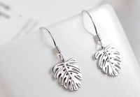 Anting Perak Sterling EZ112 925 Desain Daun Segar dan Sederhana Gaya Wanita Anting Kait Daun Elegan