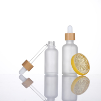 Flacon compte-gouttes en verre givré de 10 ml, 15 ml, 30 ml, 50 ml, 100 ml avec bouchon en bambou, rechargeable, pour emballage d'huiles essentielles et de soins de la peau