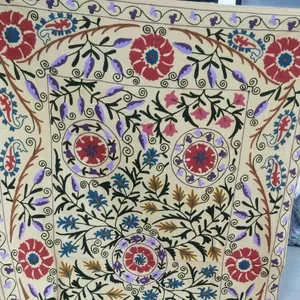 Colcha bordada à mão com bordado Suzani inspirado na Caxemira para decoração de casa