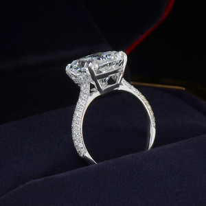 Elegante anello quadrato con pietre per donna, design scintillante intarsiato, gioielli alla moda per tutti i giorni - Product Image 3