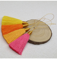 Vente en gros en stock, pompon de haute qualité, plusieurs couleurs, pompon en soie pour la décoration, pompon pour bijoux, frange