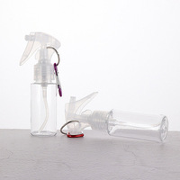 Bouteille pulvérisateur à gâchette en plastique avec logo personnalisé OEM, mousqueton métallique détachable, conteneur portable pour liquide de nettoyage de voyage